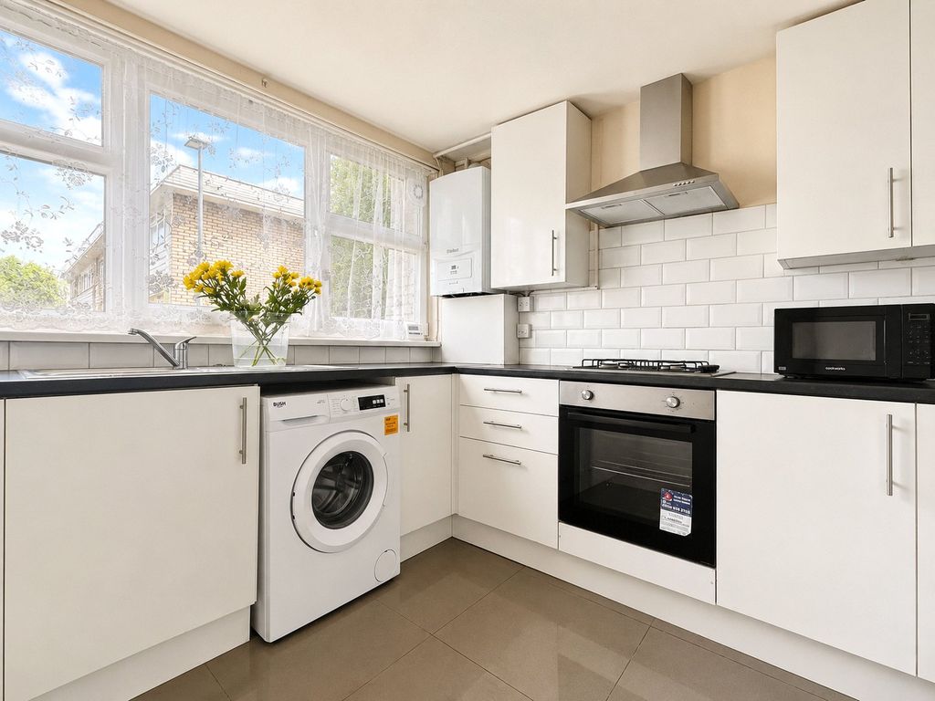 Property photo 1 of 8 Kitchen