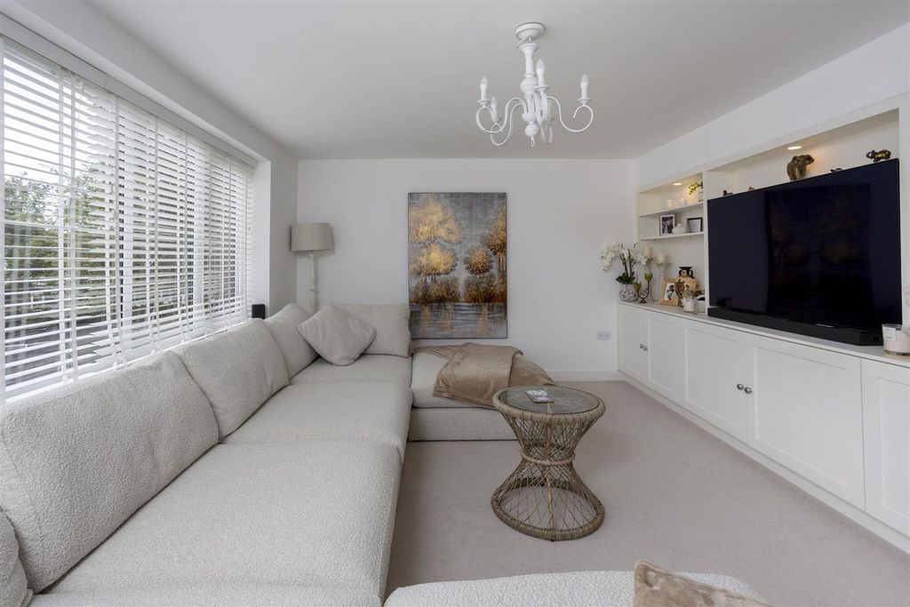Property photo 2 of 40 5_Mount_Vale_Gardens_6.Jpg