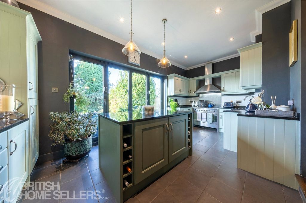 Property photo 2 of 25 Picture No. 55