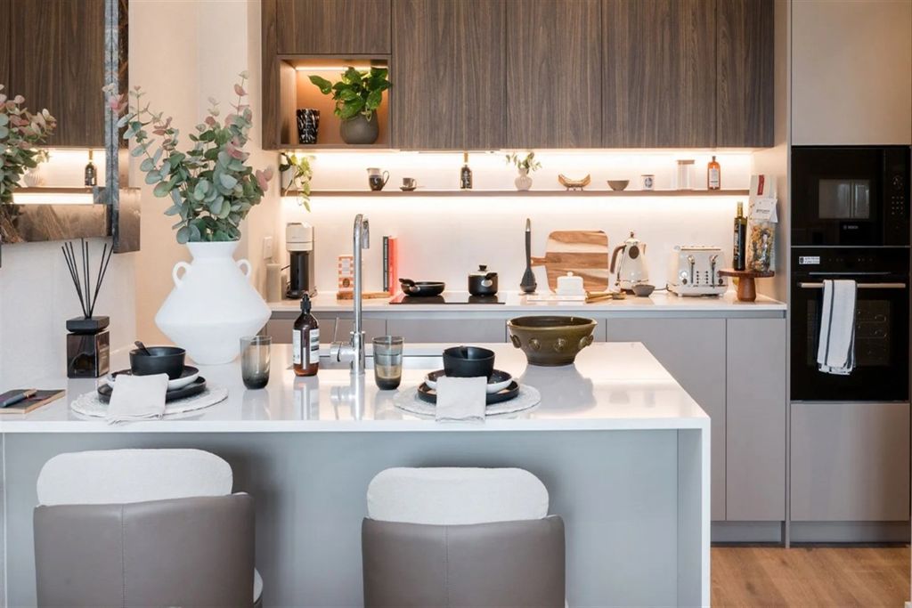 Property photo 1 of 12 (Main)