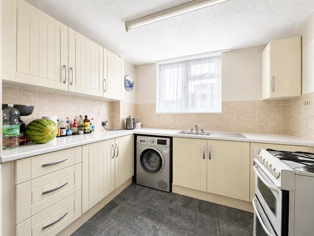 Property photo 3 of 13 Kitchen