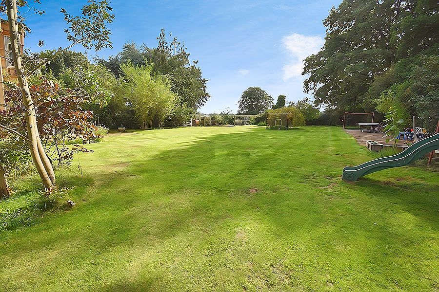 Property photo 2 of 19