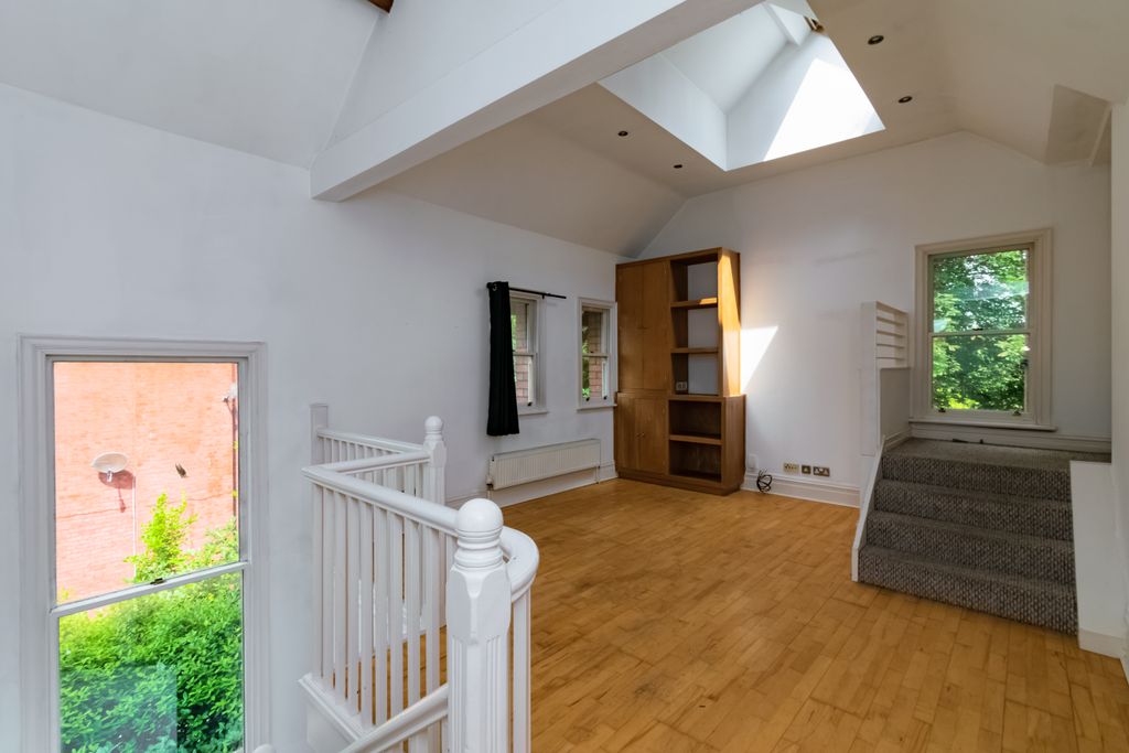 Property photo 2 of 5