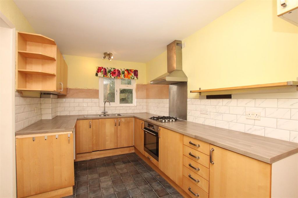 Property photo 2 of 11 Kitchen_.Jpg