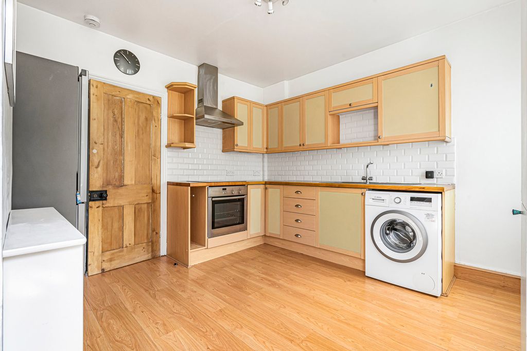 Property photo 3 of 24 11_87641