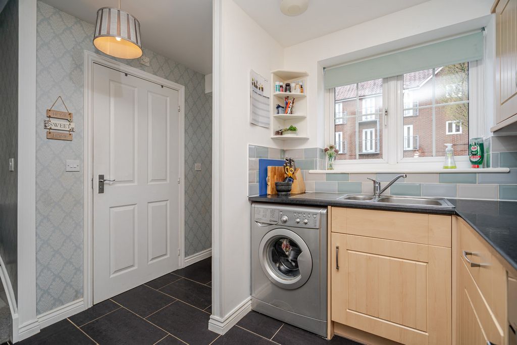 Property photo 3 of 23