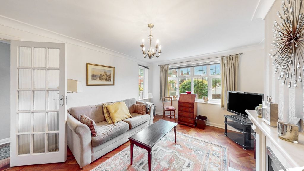 Property photo 2 of 14 5165653