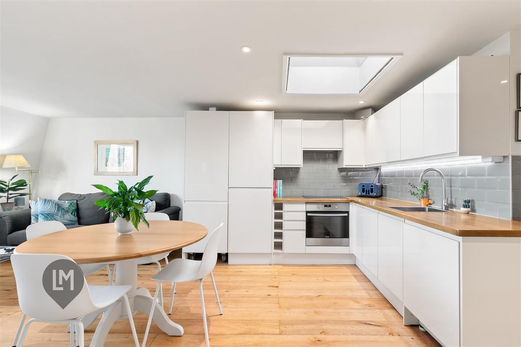 Property photo 1 of 8 Living/Dining/Kitchen