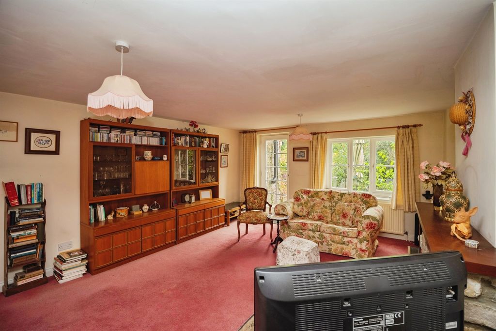 Property photo 2 of 17
