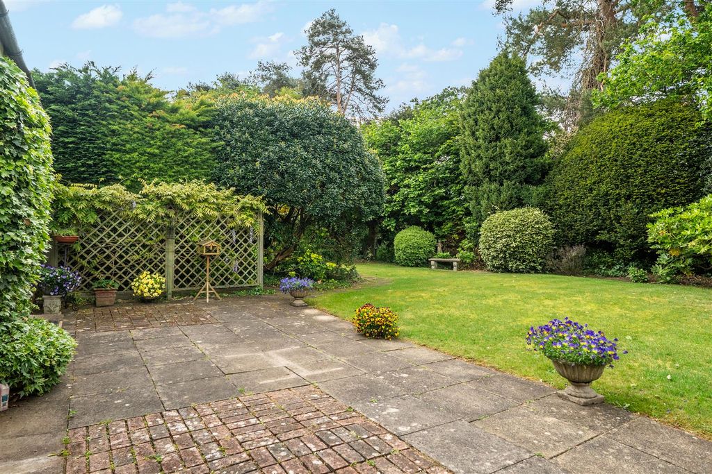 Additional image 20 of 4 bed detached house for saleHeatherdene Avenue, Crowthorne, Berkshire RG45