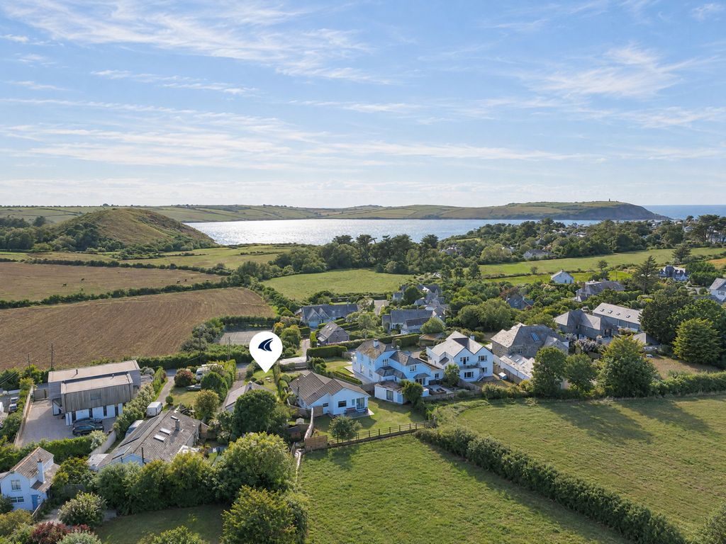 Property photo 1 of 23 Croft Elms