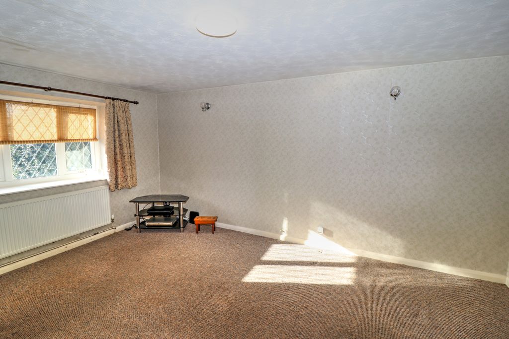 Property photo 3 of 11 Img_8022