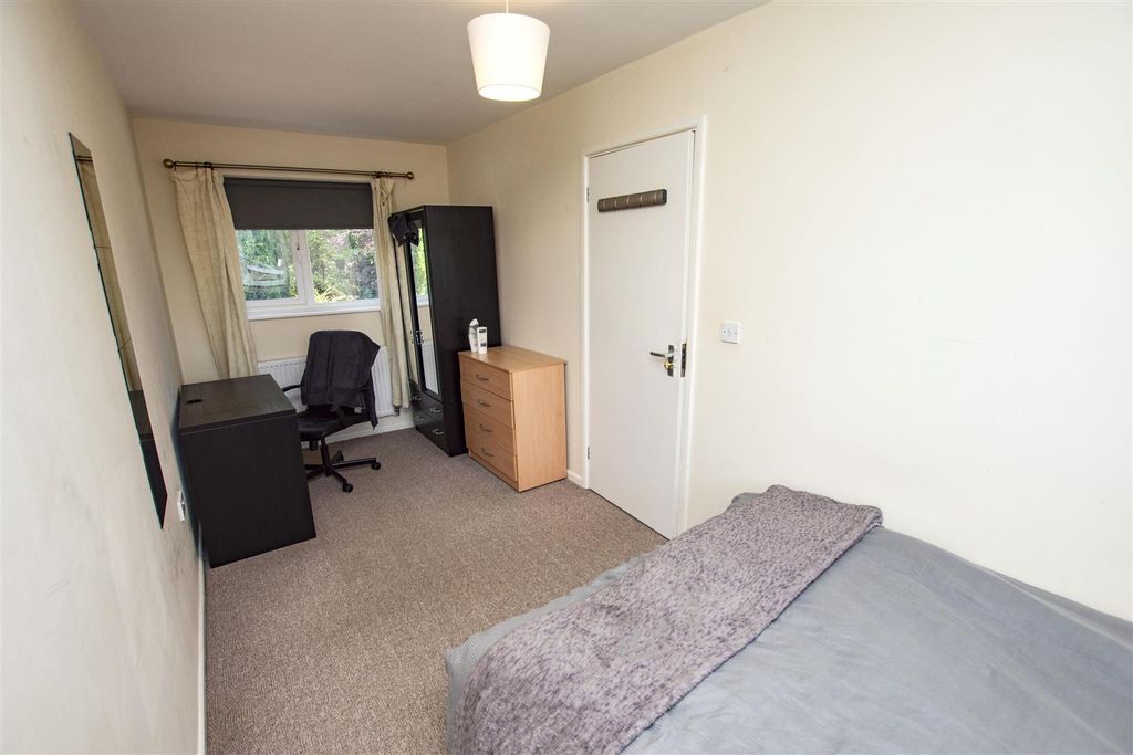 Property photo 3 of 40 Bathroom