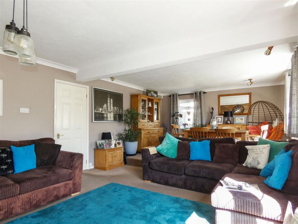 Property photo 3 of 17 Lounge/Dining Room