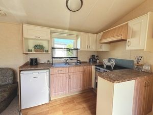 Property photo 2 of 13 Willerby Vacation Se Kitchen At Breydon Water Holiday Park