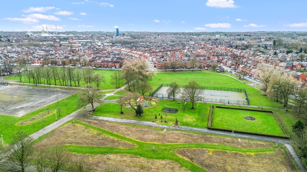 Property photo 3 of 26