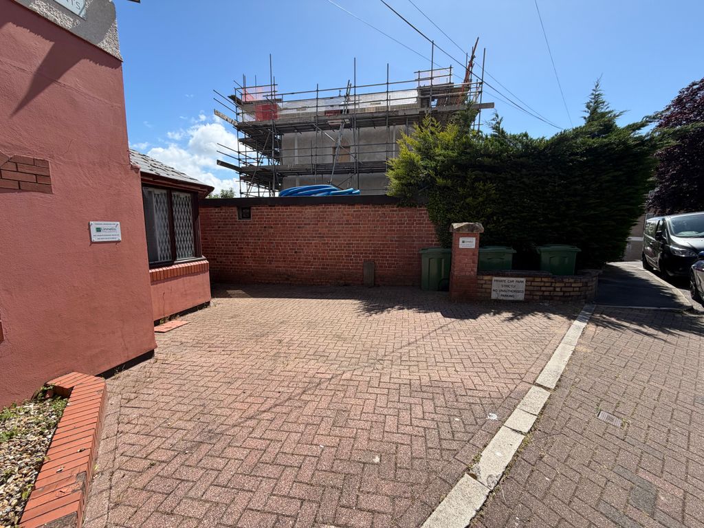 Property photo 3 of 9