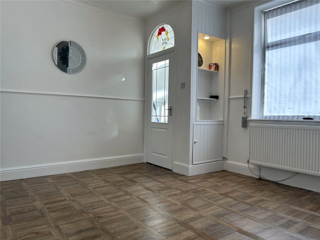 Property photo 3 of 16 Living Room