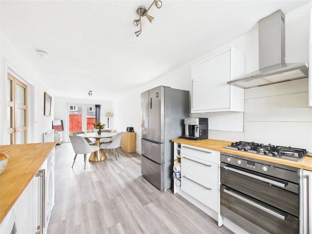 Property photo 3 of 19 Picture No. 17