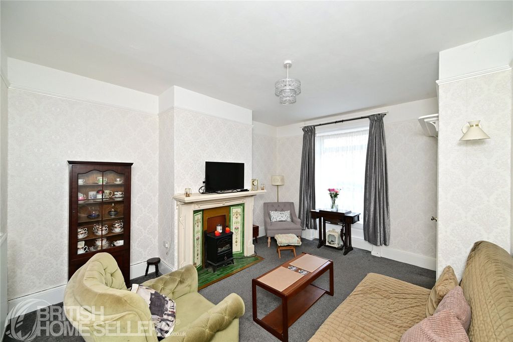 Property photo 3 of 11 Picture No. 10
