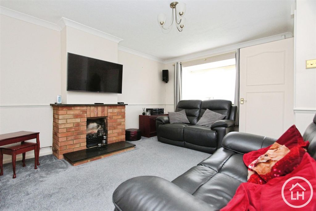 Property photo 2 of 14 Lounge