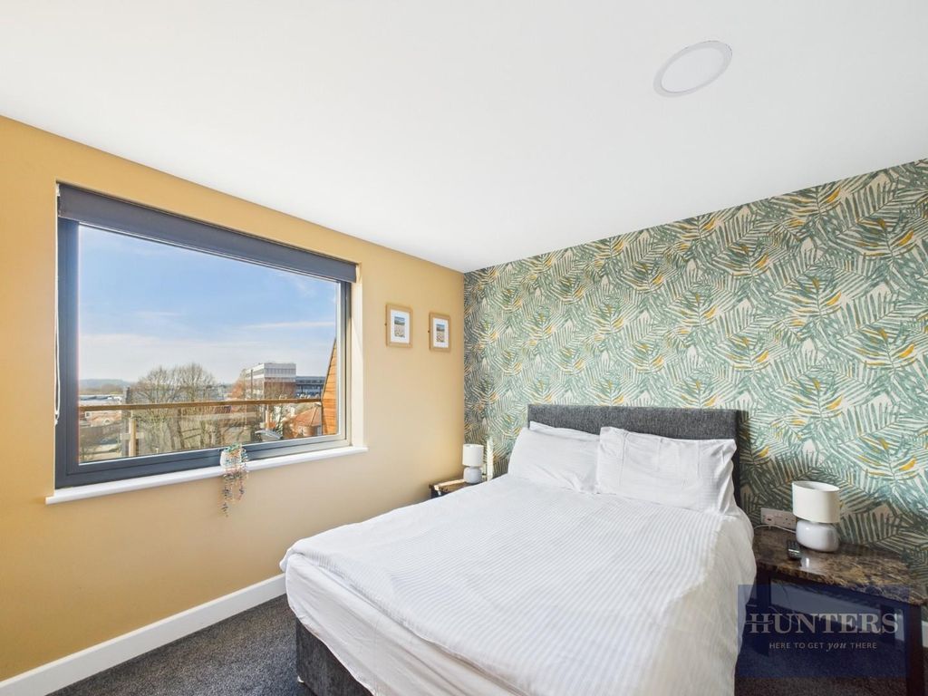 Property photo 1 of 12 Bedroom