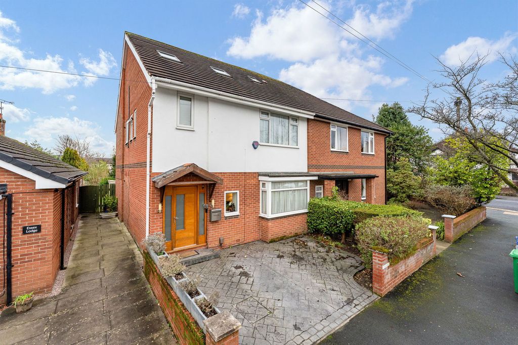 Property photo 1 of 27