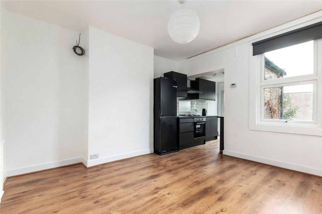 Property photo 2 of 11 Picture No. 08