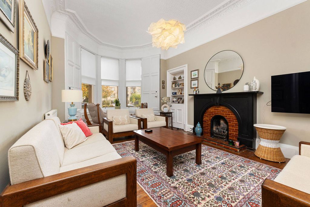 Property photo 2 of 23