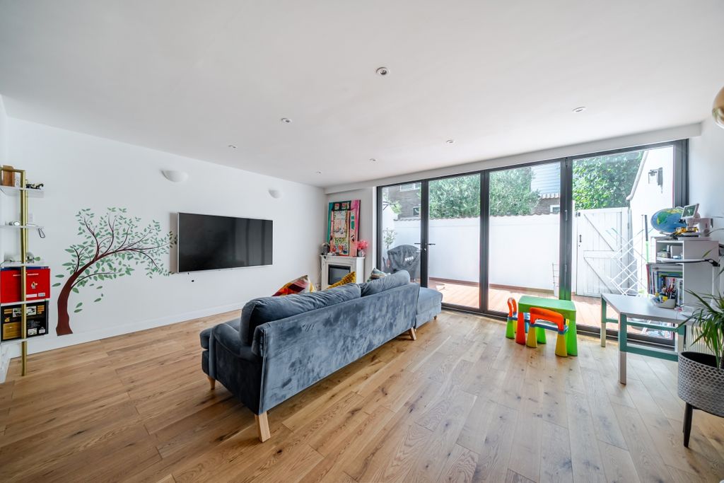 Property photo 3 of 15 1501279-3-6A709E1...