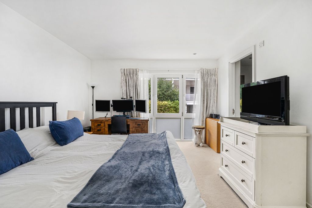 Property photo 3 of 12