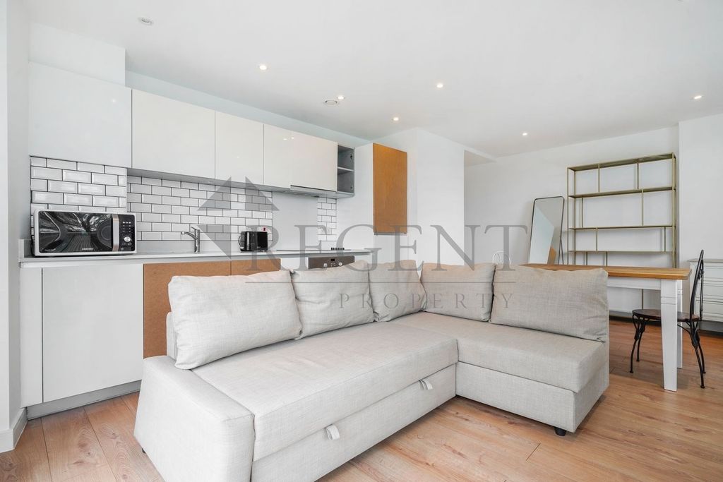 Property photo 3 of 15 Open Plan
