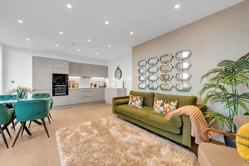 Property photo 2 of 13