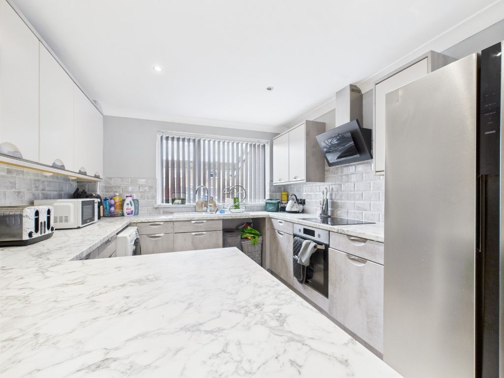 Property photo 2 of 10 4405786