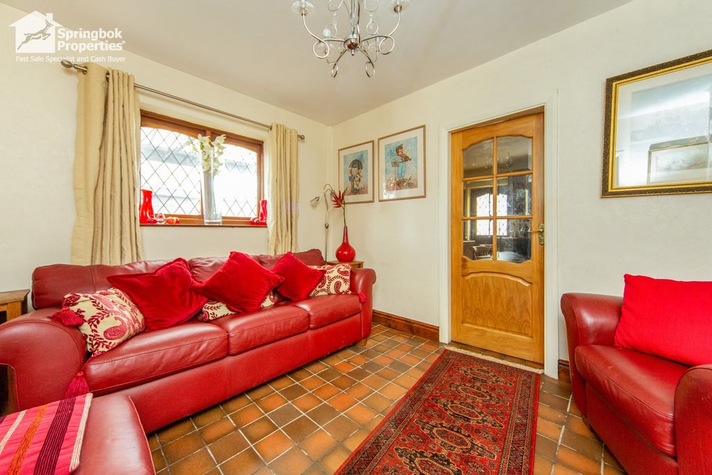 Property photo 2 of 19 Image 2