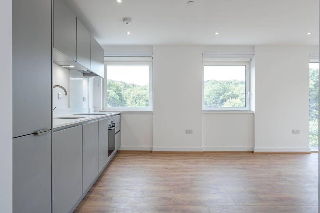 Property photo 2 of 8 Flat-159-Whytelea...