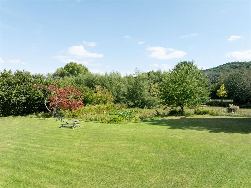 Property photo 3 of 18 Photo 4