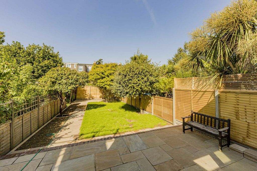 Property photo 3 of 7