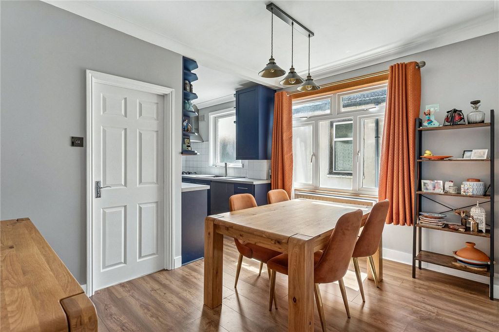 Property photo 3 of 11 Picture No. 06