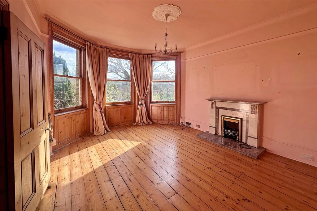 Property photo 2 of 25 7.Jpg