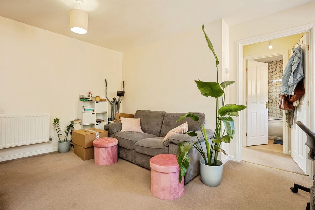 Property photo 3 of 12 Pbox-Img.Jpg