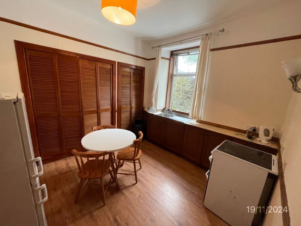 Property photo 2 of 5 Kitchen