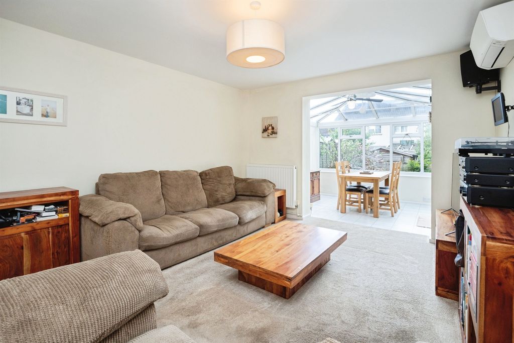 Property photo 3 of 21
