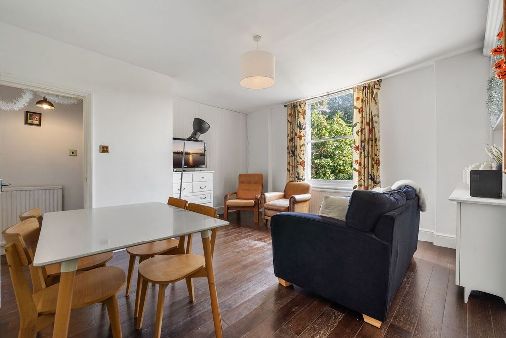Property photo 3 of 13