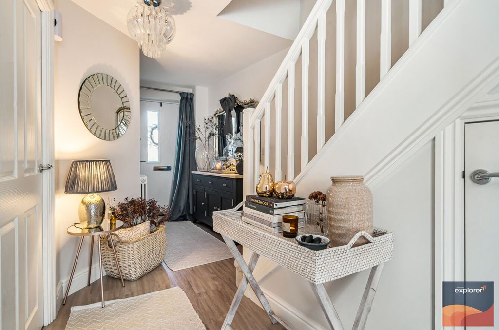 Property photo 3 of 28