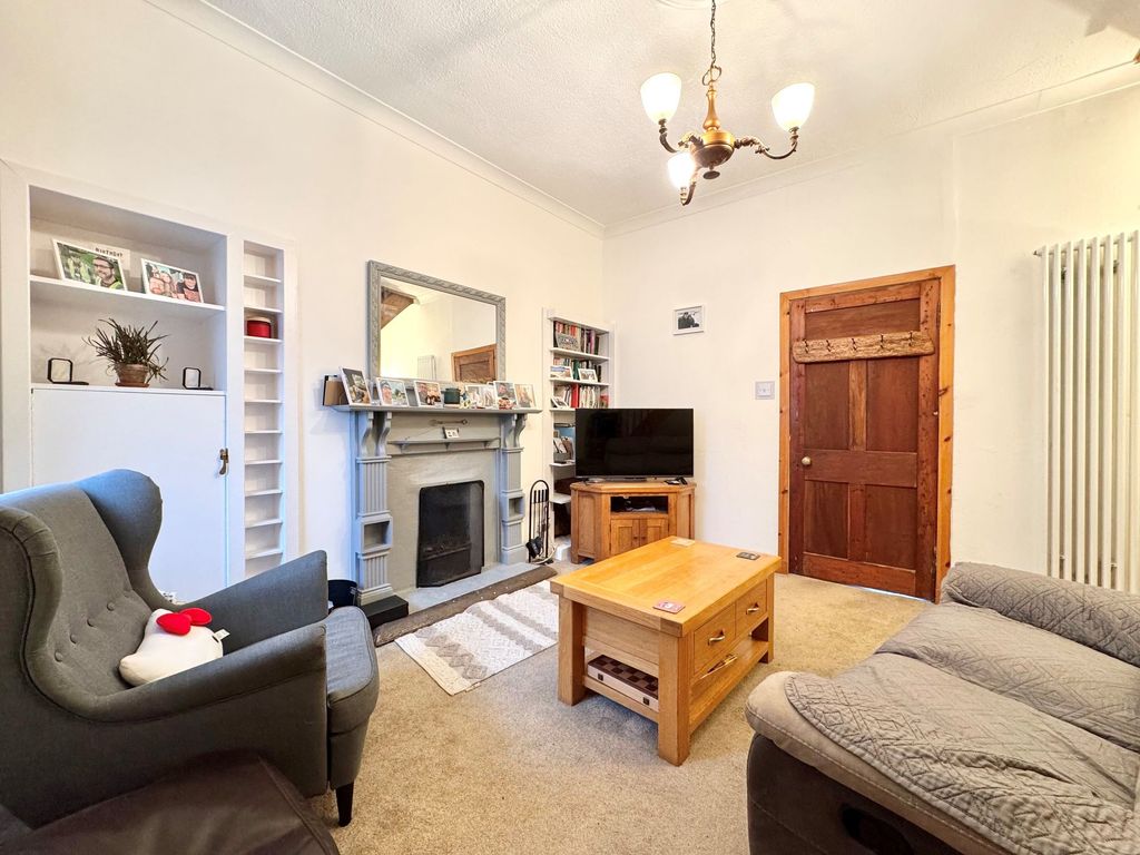 Property photo 2 of 19