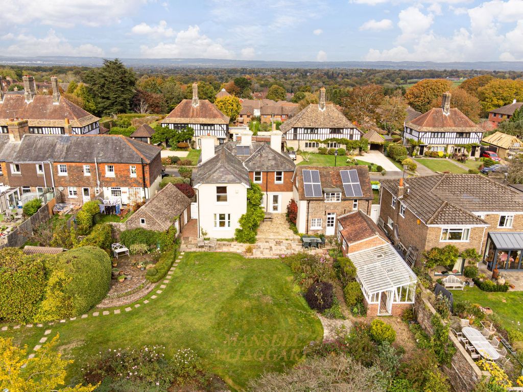 Property photo 2 of 39