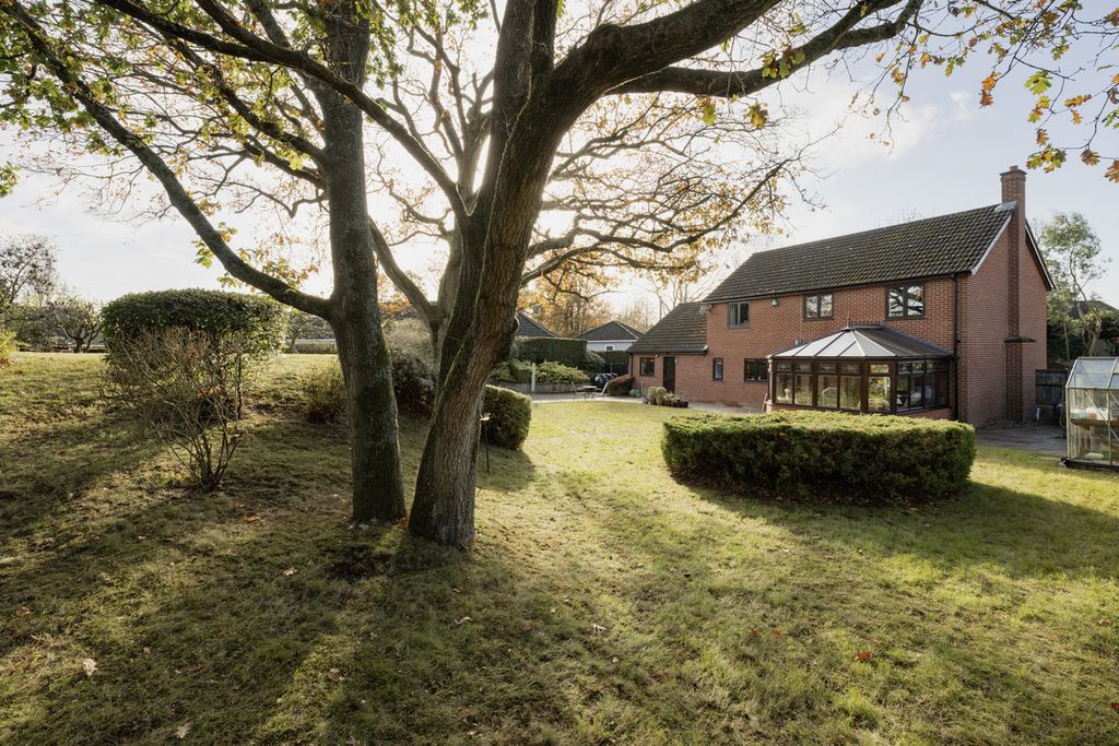 Property photo 2 of 24