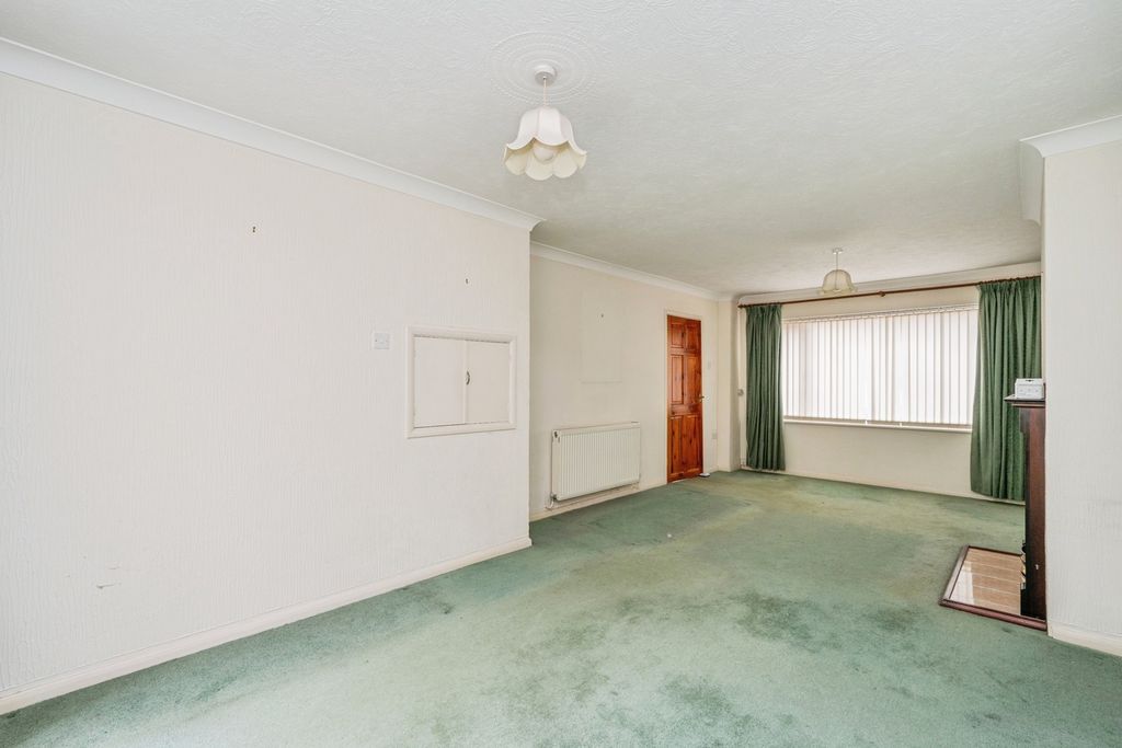 Property photo 2 of 17 Photo