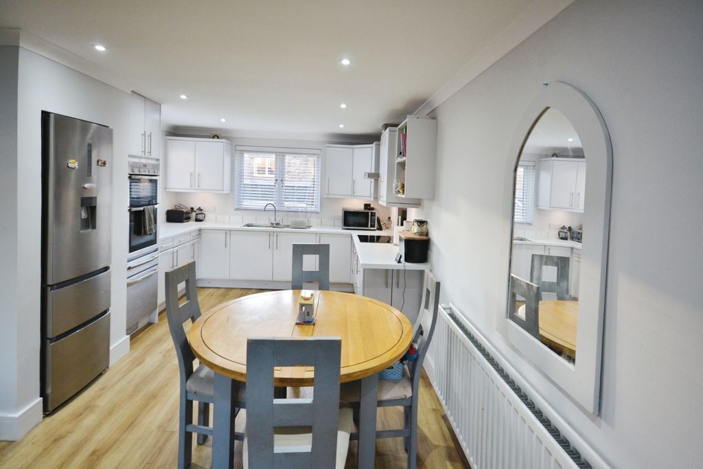 Property photo 2 of 19 Photo #2